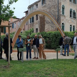 La Classe Rouge: architettura sostenibile per le scuole del  ... Immagine 12