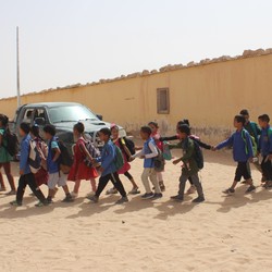 Écoles améliorées pour plus de 2200 filles et garçons des ca ... Image 1